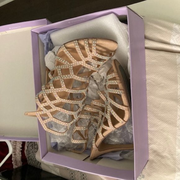 Madden Girl shoes; Size 8; worn once; beautiful condition - Picture 1 of 6